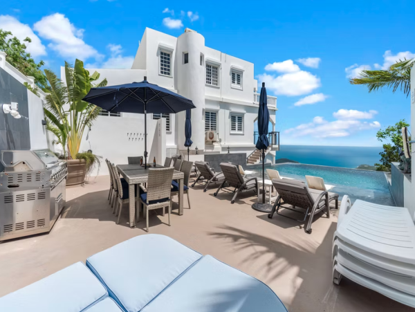 Luxurious Villa With Spectacular Views in St. Thomas